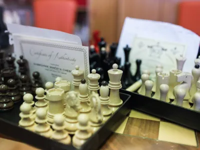 direktor Novak Gregor- &scaron;ahovske figure - - 21.03.2023 - Podjetje Noj d.o.o. Vnanje Gorice, podjetje za galanterijo in igrače Pot k čuvajnici 34, Brezovica //FOTO: Bojan Velikonja