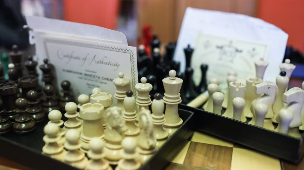 direktor Novak Gregor- &scaron;ahovske figure - - 21.03.2023 - Podjetje Noj d.o.o. Vnanje Gorice, podjetje za galanterijo in igrače Pot k čuvajnici 34, Brezovica //FOTO: Bojan Velikonja