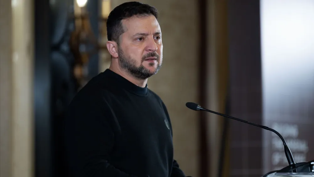 HANDOUT - 30 September 2023, Ukraine, Kiev: Ukrainian President Volodymyr Zelensky speaks at the First International Defense Industry Forum. Photo: President Of Ukraine/APA Images via ZUMA Press Wire/dpa - ACHTUNG: Nur zur redaktionellen Verwendung und nur mit vollst&auml;ndiger Nennung des vorstehenden Credits