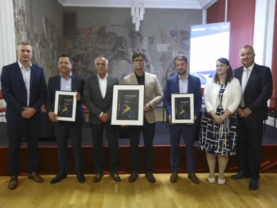 direktor podjetja VODOTEHNIK Matija Jager, Marjan Jam&scaron;ek direktor Metalia in Matjaž Jam&scaron;ek, direktor podjetja SKITTI Sergej Smrkolj- 04.10.2023 - 23. Slovenska GAZELA 2023 &ndash; regijski izbor najbolj&scaron;ih najhitreje rastočih podjetij v organizaciji časnika Dnevnik &ndash; razglasitev Savinjsko-zasavske gazele 2023 v Zagorju ob Savi //FOTO: Luka Cjuha