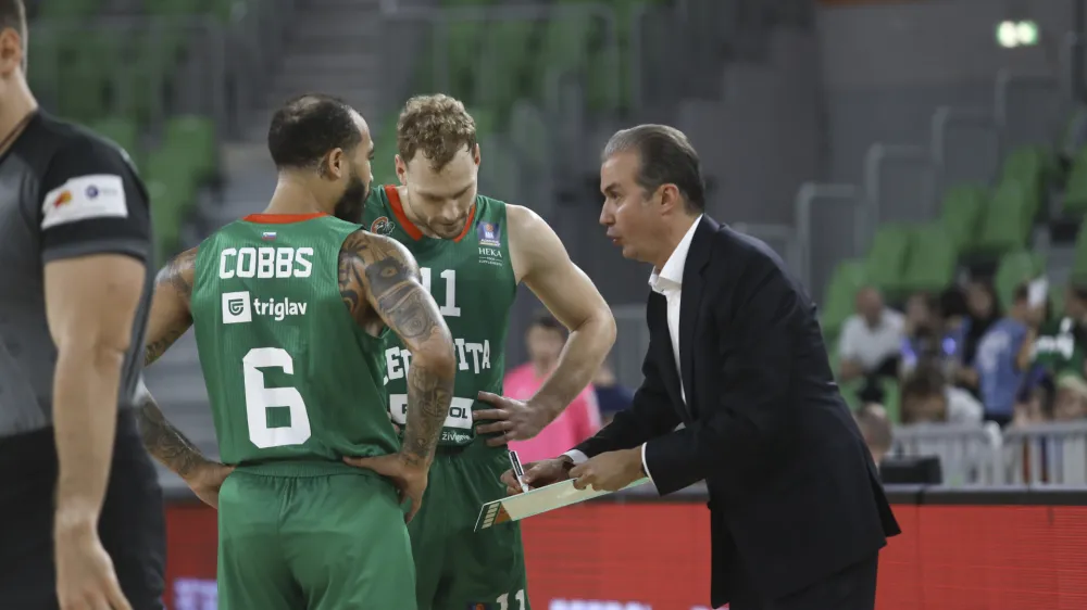 trener Olimpije Simone Pianigiani,- 30.09.2023 &ndash; ko&scaron;arka &ndash; Cedevita Olimpija: Mega, liga Aba, 1. krog: //FOTO: Luka Cjuha