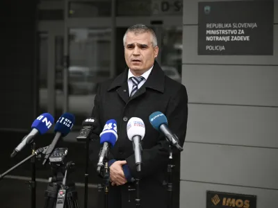 novi generalni direktor Policije Senad Ju&scaron;ić, - 24.02.2023 &ndash; Ministrstvo za notranje zadeve - izjava za medije novega generalnega direktorja Policije Senada Ju&scaron;ića po opravljeni primopredaji poslov z dosedanjim v. d. generalnim direktorjem policije Bo&scaron;tjanom Lindavom //FOTO: Nik Erik Neubauer