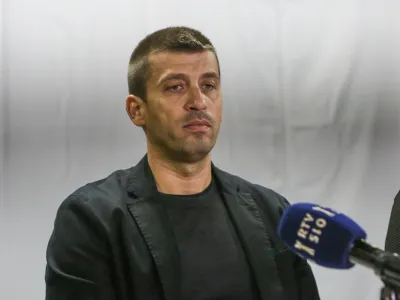 odvetnik Dino Bauk- 24.09.20118 - predstavniki 6 nevladnih organizacij, ki so tožile Ministrstvo za kulturo zaradi nepravilnosti pri vodenju postopka &scaron;tiriletnega programskega razpisa, predstavili razloge za tožbo ter dosedanji potek korespondence z Ministrstvom.  //FOTO: Luka Cjuha.