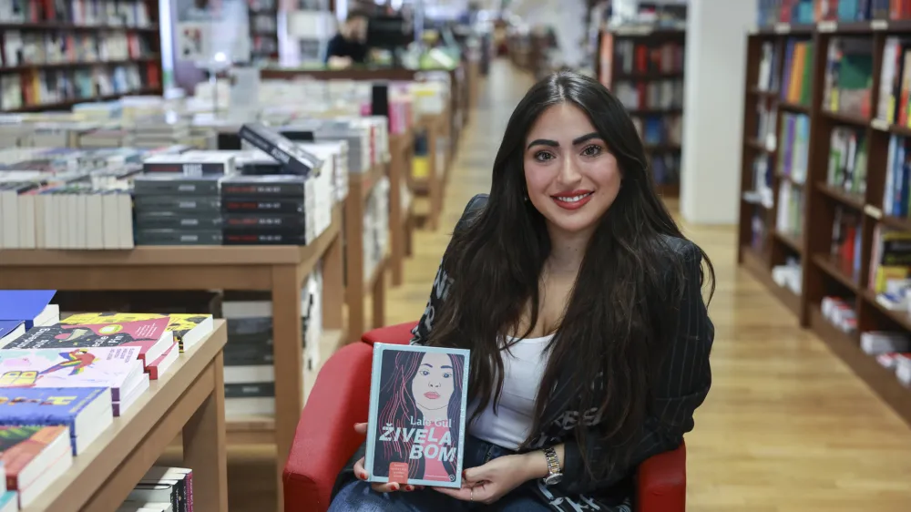 Lale G&uuml;l, nizozemska pisateljica tur&scaron;kih korenin, avtorica knjige Živela bom&nbsp;