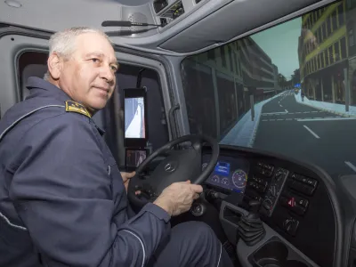 - poveljnik Gasilske zveze Slovenije Franci Petek- simulator intervencijske vožnje -- 14.02.2018 - AMZS Center varne vožnje Vransko - dogodek Vsako re&scaron;evanje se začne - na cesti: - novinarska konferenca ob zaključku usposabljanj na simulatorju intervencijske vožnje //FOTO: Matjaž Ru&scaron;t