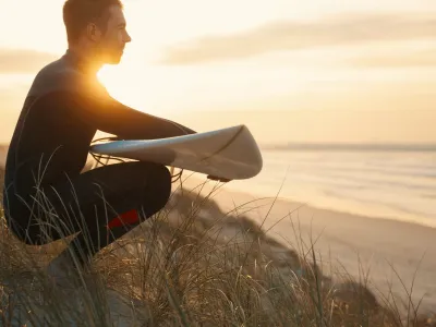 Tri ključne komponente podatkov &ndash; podatki podjetij, spletni podatki in informacije o izbiri pravega časa (t.i. Intent Data) &ndash; se uporabljajo v različnih fazah prodajnega lijaka. Pomagajo zagotoviti natančnej&scaron;o in podrobnej&scaron;o kvalifikacijo prvotno ustvarjenih potencialnih kupcev. Cilj je, da se prodaja osredotoči izključno na tista podjetja, za katera je zelo verjetno, da bodo sprejela va&scaron;o prodajno ponudbo, in ki imajo kratek prodajni cikel. Če imate ob pravem času prave informacije, lahko prehitite konkurenco, prilagodite komunikacijo potencialni stranki in pospe&scaron;ite prodajni proces. Primeren trenutek je torej ključ do uspe&scaron;ne prodaje &ndash; ali ga znate ujeti? F D & B