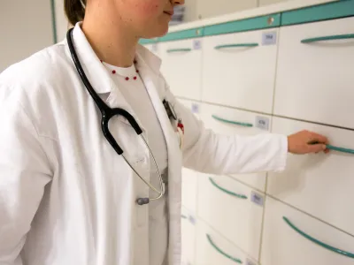 - 21.11.2017, Ljubljana - zdravstvo, ambulanta, zdravnik, cepljenje, ordinacija, kartoteke, predalnikFoto: Matjaž Ru&scaron;t