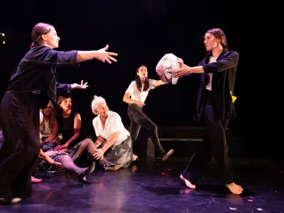 MESTO ŽENSK / CITY OF WOMEN FESTIVAL 2023: <br>Nihče več ne žvižga. V okviru projekta Uprizarjati spol &ndash; Ples v tvojih čevljih. Koncept: Brina Klampfer in Vita Osojnik; režija: Brina Klampfer; gib in koreografija: Vita Osojnik; soavtorice: Teja Bitenc, Alenka Dereani, Josip Drabik Jug, Romana Humar, Alja Lacković, Majda Lek&scaron;e, Tina Poglajen, Ankica Radivojević, Vesna &Scaron;kreblin, Manca Trampu&scaron;. <br>&Scaron;panski borci, 11.10.2023