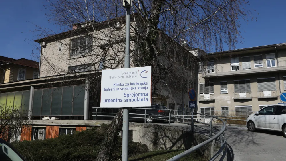 - 27.02.2020 &ndash; Infekcijska klinika v Ljubljani - UKC - sprejemna urgentna ambulanta - &scaron;otori //FOTO: Luka Cjuha.
