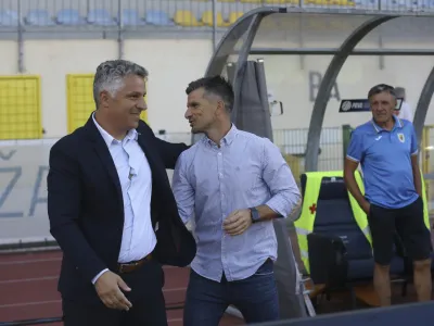 Oliver Bogatinov (levo) je v Radomljah eden izmed &scaron;tirih trenerjev v prvi ligi, ki sedijo na klopi od začetka sezone. Ljubljančan Zoran Zeljković je Koper zamenjal za Olimpijo.&nbsp;