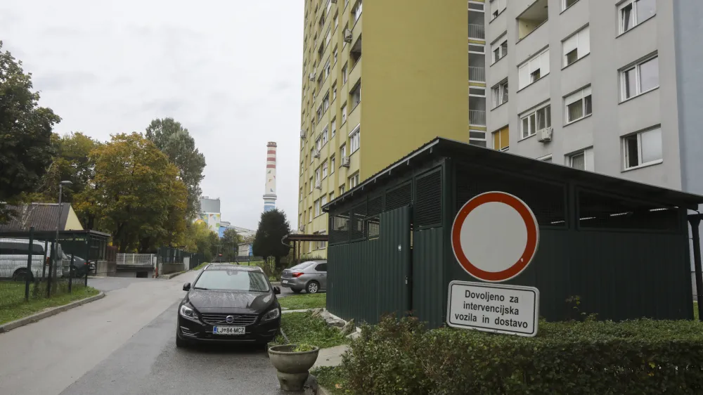 Četrtni svet Golovec je nedavno ljubljansko občino zaprosil za pomoč pri omejevanju prometa v &Scaron;tepanjskem naselju, saj v zadnjih &scaron;estih mesecih opažajo porast voženj po poteh, ki so namenjene pe&scaron;cem.&nbsp;