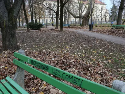 27.11.2016. - Park Tabor v Ljubljani - dobrodo&scaron;li begunci - klop - simbolična fotografija -         //FOTO:Bojan Velikonja