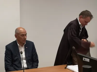 Ivan Janez Jan&scaron;a je bil s sodbo celjskega sodi&scaron;ča, da je kriv obrekovanja, vidno nezadovoljen, Franci Matoz je že napovedal pritožbo.