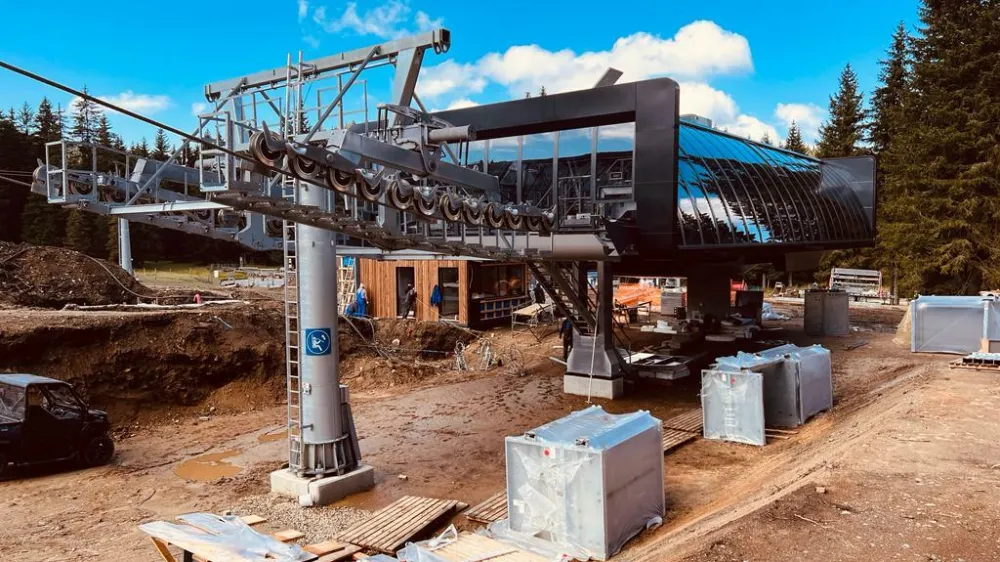 Rogla, smuči&scaron;če, nova &scaron;estsedežnica. Foto: arhiv Uniturja