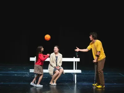 Jeseni&scaron;ka postavitev predstave Kajmak in marmelada <br><br>