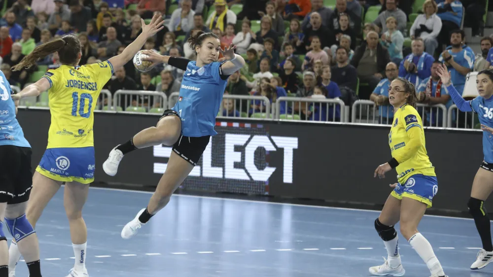  10.11.2023 &ndash; ženski rokomet - Krim Mercator: Metz, liga prvakinj, 7. krog: - skupina B: //FOTO: Luka Cjuha