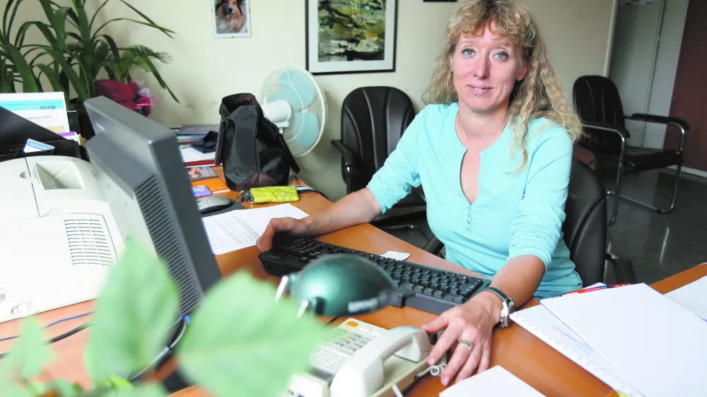 Mojca Zvezdana Dernov&scaron;ek