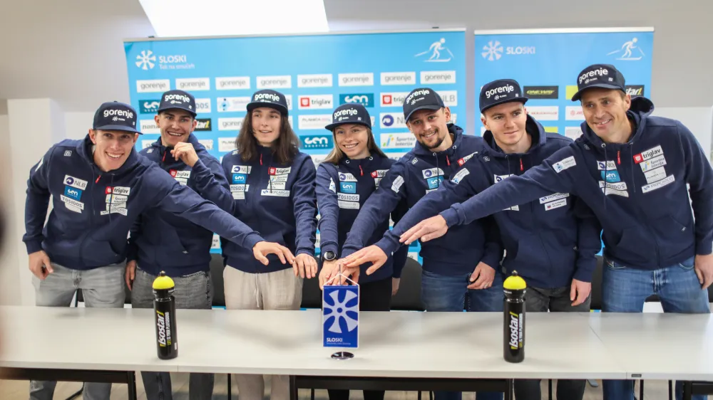 - 15.11.2023 - mo&scaron;ka in ženska reprezentanca v teku na smučeh pred bližnjim začetkom nove tekmovalne sezone v svetovnem pokalu &ndash; smučarski tekači //FOTO: Luka Cjuha