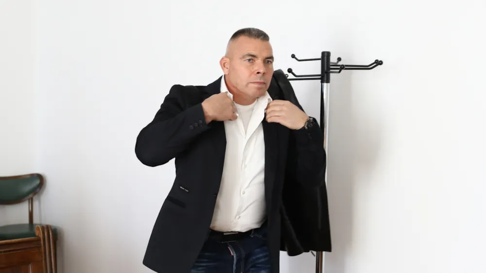 Rok Furlan je očitke iz obtožnice zanikal, njegov odvetnik pa je predlagal izločitev dokazov iz spisa, če&scaron; da so bili pridobljeni nezakonito.&nbsp;