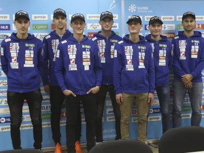 - 16.11.2023 &ndash; Smučarska zveza Slovenije (SZS) - mo&scaron;ka reprezentanca v smučarskih skokih pred začetkom sezone svetovnega pokala //FOTO: Luka Cjuha