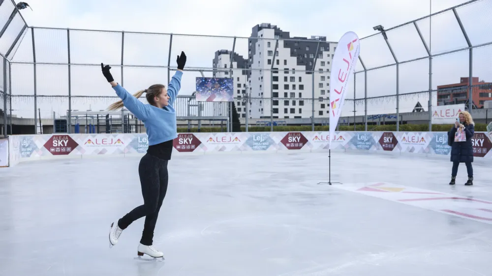 - 23.11.2023 &ndash; Nakupovalno sredi&scaron;če ALEJA - drsali&scaron;če Aleja Sky na strehi Aleje, Raku&scaron;eva ulica 1 v Ljubljani //FOTO: Jaka Gasar