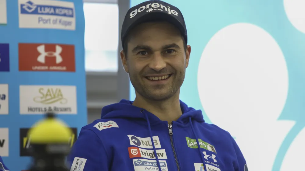 Robert Hrgota: Ob tak&scaron;nih dogodkih, ko fantje iz ozadja ne dosegajo pravih rezultatov, je največja skrb vsakega trenerja, da bi tudi najbolj&scaron;i nekako zaspali, ker ni naravne selekcije. Na srečo se pri teh fantih v A reprezentanci to ni za bati. Njim ne zadostuje le to, da tekmujejo na tekmah svetovnega pokala, ampak želijo biti najbolj&scaron;i na svetu, zato so celo poletje zelo zavzeto trenirali. F Luka Cjuha