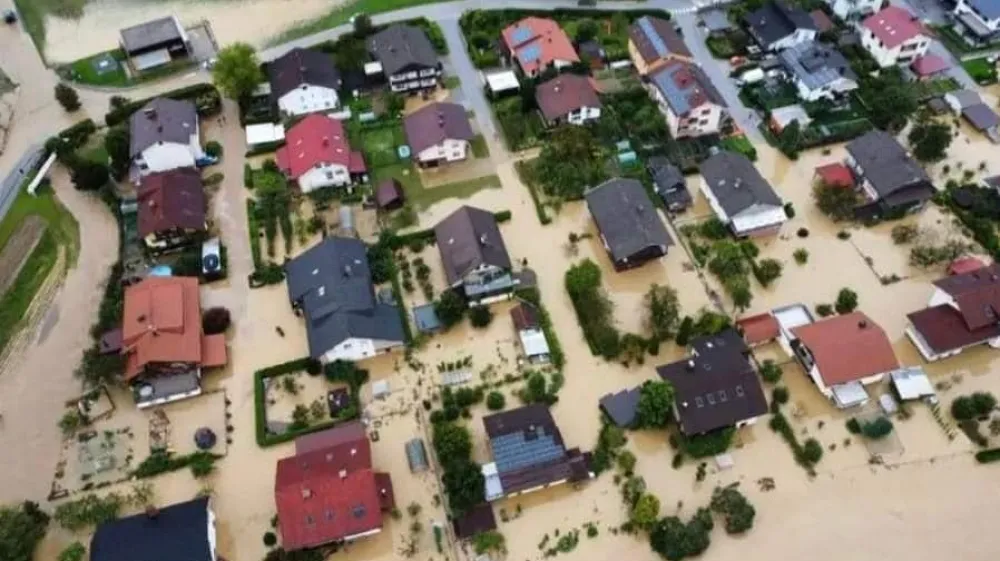 V &Scaron;o&scaron;tanju i&scaron;čejo re&scaron;itve tudi za naselje Pohrastnik, ki je bilo avgusta poplavljeno že tretjič v nekaj desetletjih.&nbsp;