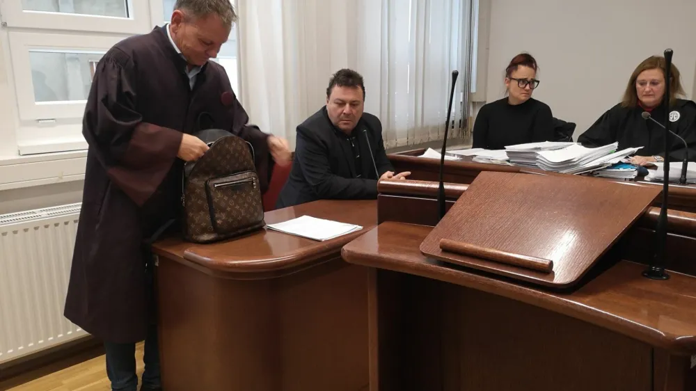 Franci Matoz (levo) in Zvezdan Radonjić na sodi&scaron;ču