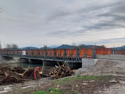 V začetku decembra je v načrtu tudi odstranitev poru&scaron;enega mostu na Viru pri Domžalah.