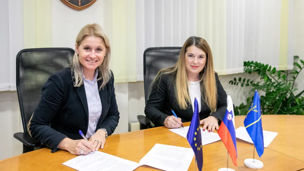 Svetni&scaron;ki skupini LRK in NSi sta podpisali koalicijsko pogodbo.
&nbsp;