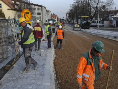 - 20.02.2019 - Križi&scaron;če Celov&scaron;ka cesta - Drenikova ulica v Ljubljani &ndash; obnova ceste ter ureditev povr&scaron;in za kolesarje in pe&scaron;ce  //FOTO: Jaka Gasar