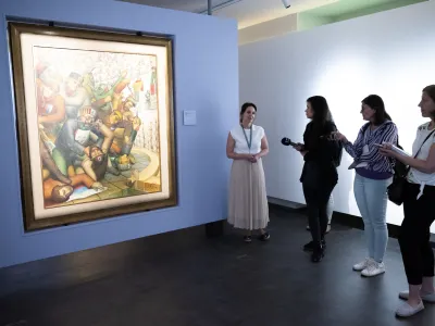 Tina Fortič Jakopič- 13.06.2023 &ndash; Voden ogled razstave Kruha in iger: Slikarstvo Toneta Kralja (1941-1945) za predstavnike medijev; Muzej novej&scaron;e in sodobne zgodovine Slovenije.//FOTO: Nik Erik Neubauer