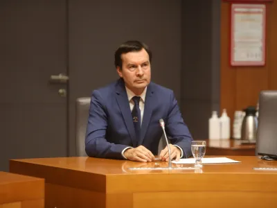 Uro&scaron; Urbanija, nekdanji direktor vladnega urada za komuniciranje - 15.11.2023 - preiskovalna komisija DZ, ki preiskuje sume nezakonitega financiranja političnih strank - delno zaprta seja - zasli&scaron;ali nekdanjega direktorja vladnega urada za komuniciranje Uro&scaron;a Urbanijo in se dogovorili o delu; //FOTO: Bojan Velikonja