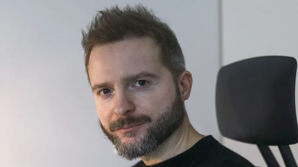 - 29.11.2023 &ndash; Tomato Ko&scaron;ir, grafični oblikovalec - mednarodno uveljavljen oblikovalec vizualnih komunikacij,<br><br> <br><br>//FOTO: Luka Cjuha