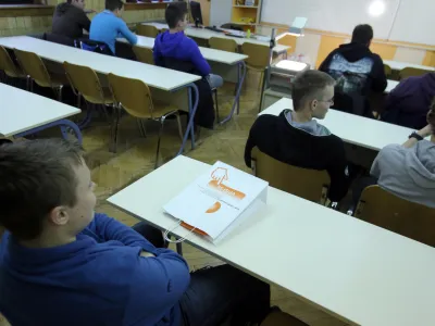 - učilnica - Srednja Lesarska &scaron;ola, A&scaron;kerčeva cesta 1 v Ljubljani - - Informativni dnevi 2015 - informativni dan na fakultetah in srednjih &scaron;olah za bodoče &scaron;tudente in dijake - izobraževanje - &scaron;olstvo - &scaron;tudij - dijaki - &scaron;tudenti - //FOTO: Jaka Gasar