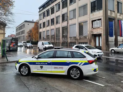 - 13.12.2023 -&nbsp;Fakulteta za farmacijo UL,&nbsp;A&scaron;kerčeva cesta&nbsp;7 &ndash; intervencija ob nenavadnem vonju v centru Ljubljane - uhajanje plina &ndash;&nbsp;//FOTO: Luka Cjuha