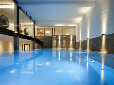 Po smučanju se &scaron;e kako prileže spro&scaron;čanje v savni ali v hotelskem bazenu. F Das Tauernherz