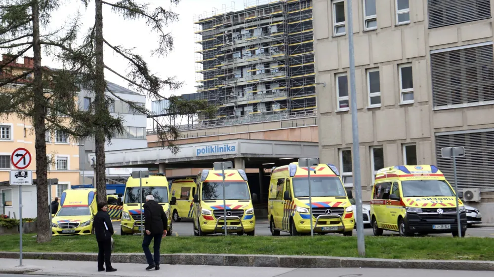 - re&scaron;evalna vozila &ndash; re&scaron;ilci -- 18.04.2023 - UKC &ndash; Poliklinika, Njego&scaron;eva cesta 4 v Ljubljani //FOTO: Tomaž Skale
