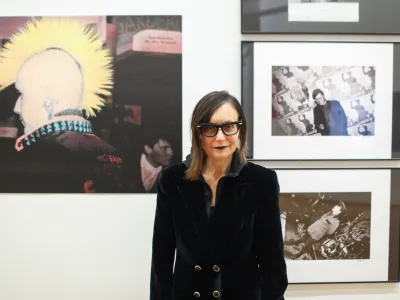 dr. Marina Gržinić, kustosinja razstave - znanstvena svetnica na Filozofskem in&scaron;titutu ZRC SAZU in redna profesorica na Akademiji za likovno umetnost na Dunaju. - 05.12.2023 - Galerija CD - razstava SLOVENSKI PUNK IN FOTOGRAFIJA - pripravila ZRC SAZU Ljubljana v sodelovanju s Cankarjevim domom. //FOTO: Bojan Velikonja