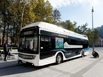 Avtobus na vodik je ljubljanska občina testirala leta 2022 v sklopu evropskega tedna mobilnosti.&nbsp;