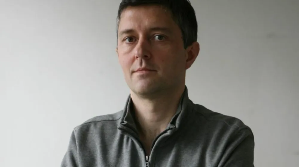 Uro&scaron; emrov, komentator - port<br><br><br><br>- Dnevnik 2016 - portreti za komentarje in kolumne - komentatorji - novinarji - <br><br><br><br><br><br>//FOTO: Toma Skale