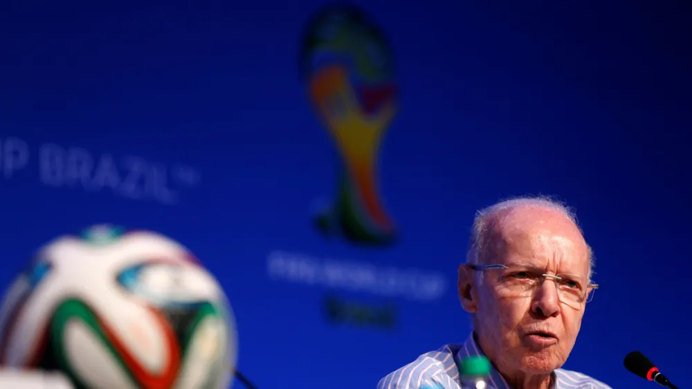 FILE PHOTO: Former soccer player and coach Mario Zagallo of Brazil, speaks during a news conference ahead of the draw for the 2014 World Cup at the Costa do Sauipe resort in Sao Joao da Mata, Bahia state, December 5, 2013. The draw will be held at the resort on December 6. REUTERS/Sergio Moraes/File Photo