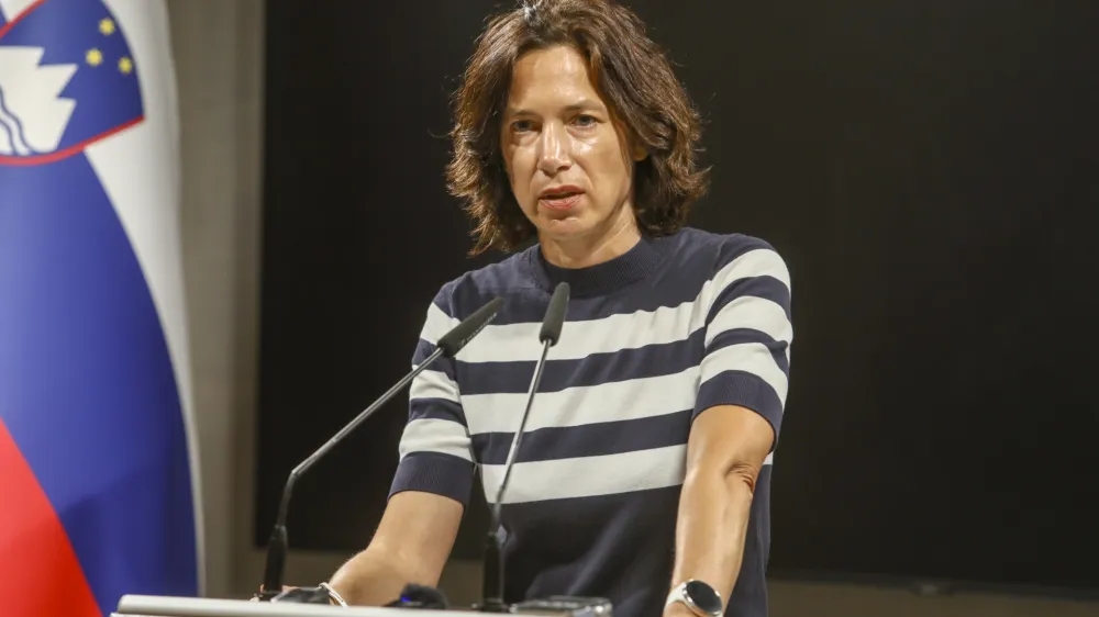  Vesna Bergant Rakočević, vi&scaron;ja sodnica - podpredsednica Vi&scaron;jega sodi&scaron;ča- 06.07.2023 - izjava ministrice za javno upravo Sanje Ajanović Hovnik ter predsednice Državnega zbora mag. Ur&scaron;ke Klakočar Zupančič na temo plačnega dogovora s sodno vejo oblasti. //FOTO: Luka Cjuha