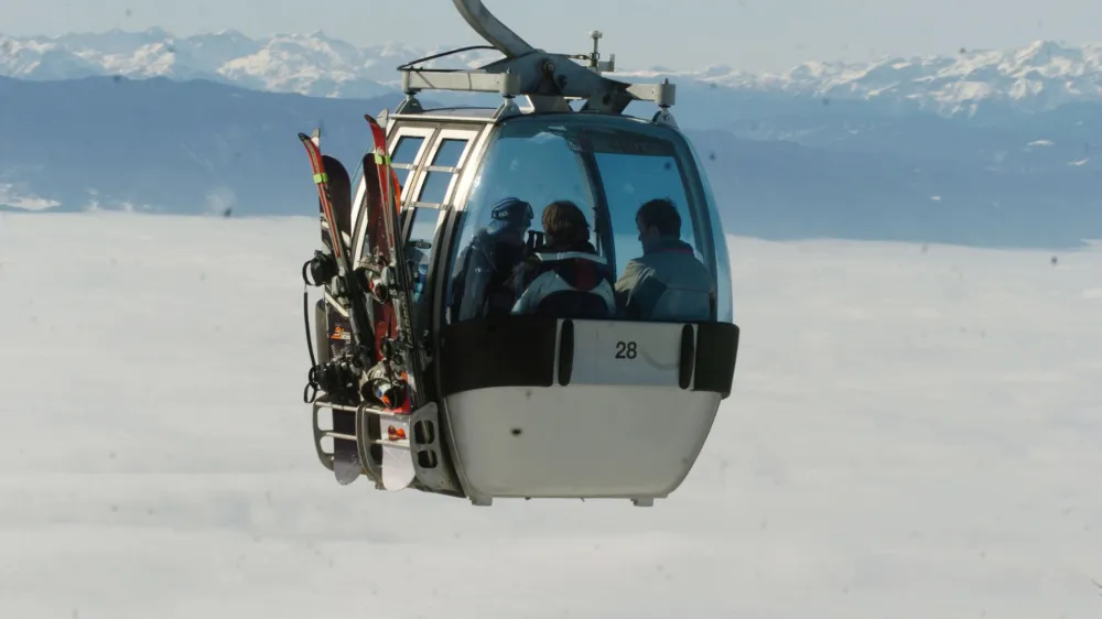 Smuči&scaron;če Krvavec,gondola, //FOTO: Bojan Velikonja <br><br>OPOMBA: ZA OBJAVO V ČASOPISU DNEVNIK