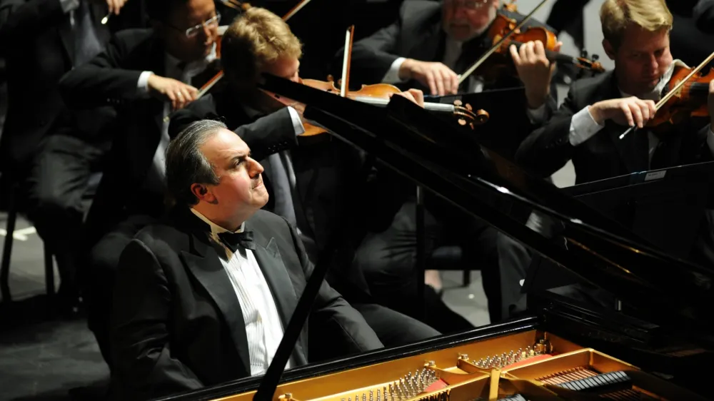 Ugleden pianist Jefim Bronfman bo v soboto nastopil v srebrnem abonmaju Cankarjevega doma.