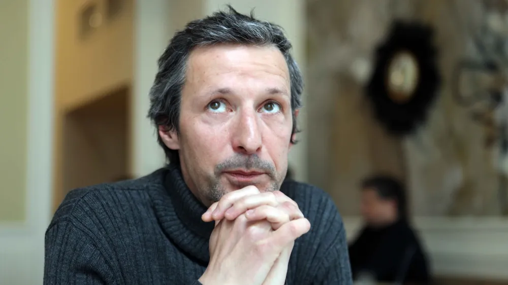 - 20.04.2022 - Bo&scaron;tjan Narat, glasbenik, filozof, skladatelj, performer, soustanovitelj in gonilna sila glasbene skupine Katalena//FOTO: Tomaž SkaleOPOMBA: DNEVNIKOV OBJEKTIV 2022 &ndash; INTERVJU