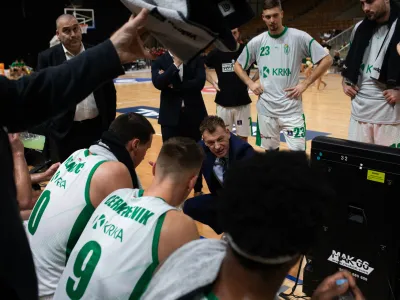 - trener Krke Ga&scaron;per Okorn,- 16.12.2023 - ko&scaron;arka - Cedevita Olimpija: Krka, liga Aba, 12. krog://FOTO:Bojan Velikonja