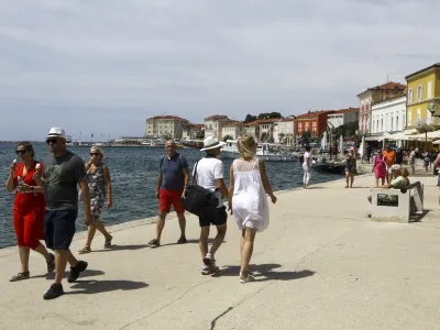 Poreč1.08.2023 - Hrva&scaron;ka Istra - turizem - poletje - počitnice - turisti - turistična sezonaFOTO: Luka Cjuha