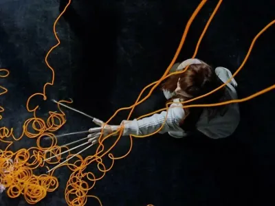 Instalacija Hipertermia / Morfoiki; koncept in izvedba Ida Hir&scaron;enfelder (beepblip).&nbsp;