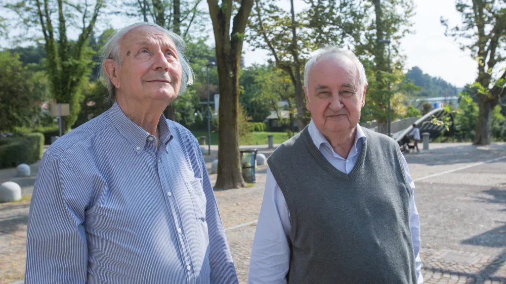 upokojeni profesor ljubljanske fakultete za arhitekturo arhitekt Peter Ker&scaron;evan in arhitekt Milan Kovač, priznani strokovnjak za ohranjanje arheolo&scaron;ke dedi&scaron;čine in situ.   - 07.09.2016 - Park &Scaron;pica v Ljubljani - Prule  ..//FOTO: Maja Marko